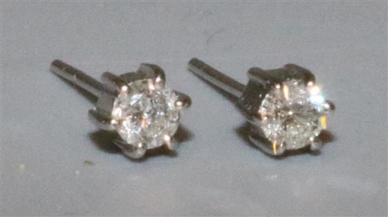 Pair diamond  stud earrings